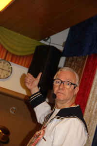 damensitzung2019-35EFA9DA86-087A-0127-2CEE-80C34B52BF3A